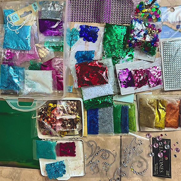 SCRAPBOOK & CRAFTING 5LB MYSTERY BOX! - Picture 8 of 8